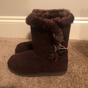NWT brown girls suede boots. Size 1